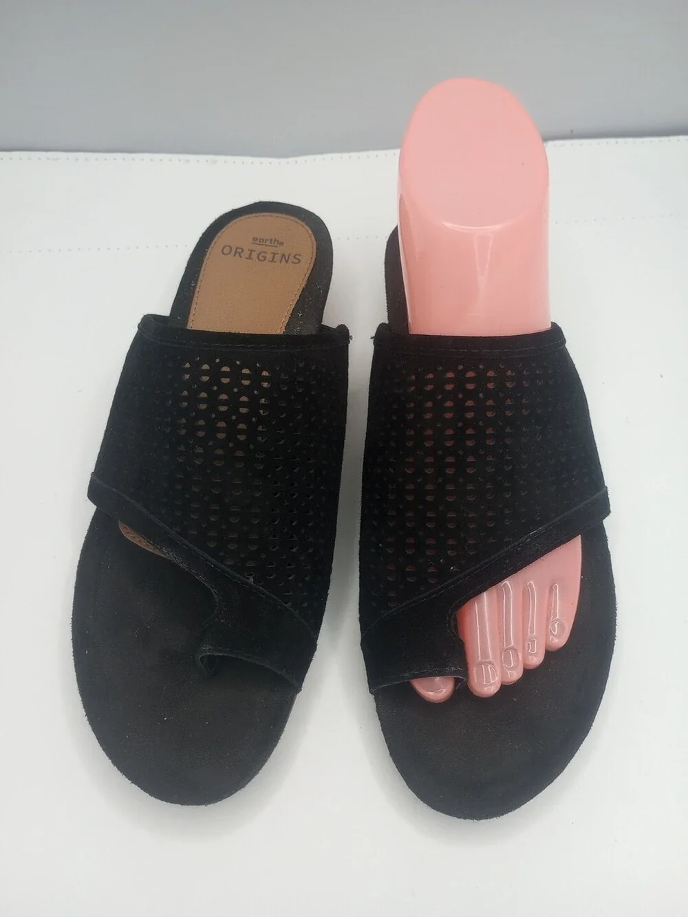 Earth Origins 8M Suede Slip-On Wedge Heel Sandals Pearl Black Toe Straps Shoes